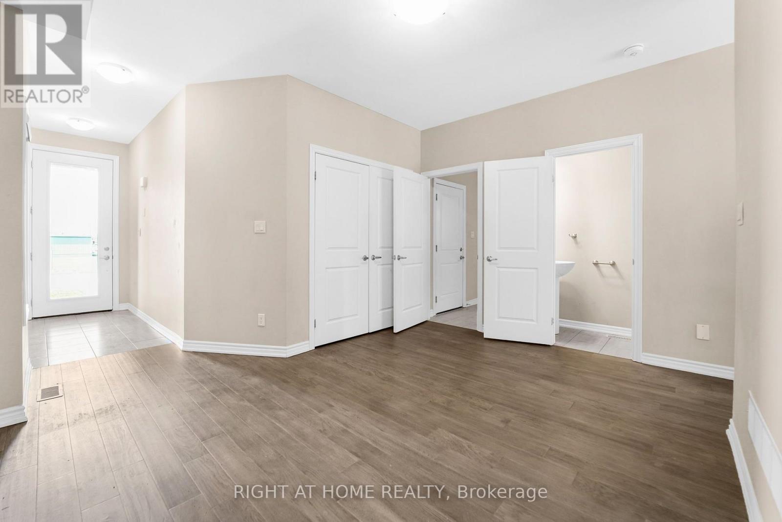 107 LOUISE STREET, Welland (Lincoln/Crowland) — photo 4