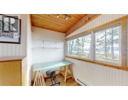 811 Canso Rd, Gabriola Island, BC V0R1X2 Photo 17