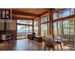 Kitchen - 811 Canso Rd, Gabriola Island, BC V0R1X2 Photo 7