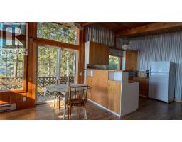 Bathroom - 811 Canso Rd, Gabriola Island, BC V0R1X2 Photo 9