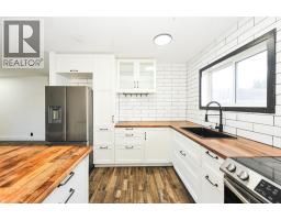 Kitchen - 210 Gregory Street, New Norway, AB T0B3L0 Photo 8