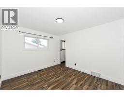 Living room - 210 Gregory Street, New Norway, AB T0B3L0 Photo 9