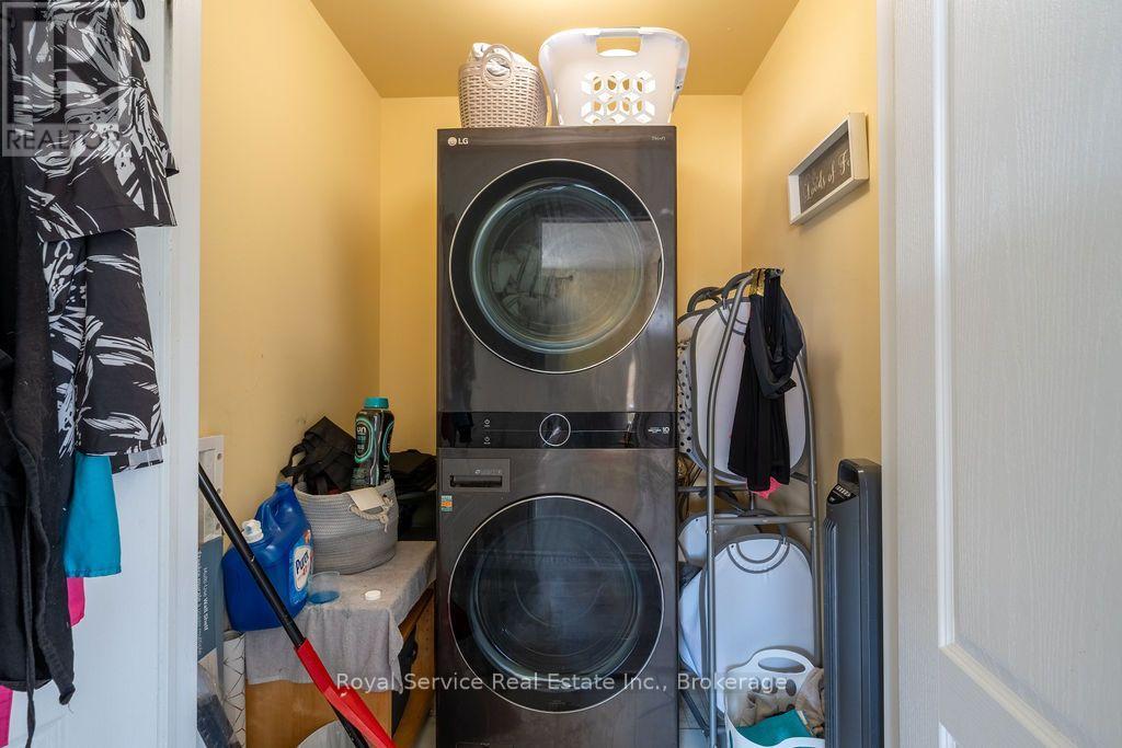 248 RUTTAN TERRACE - 33
