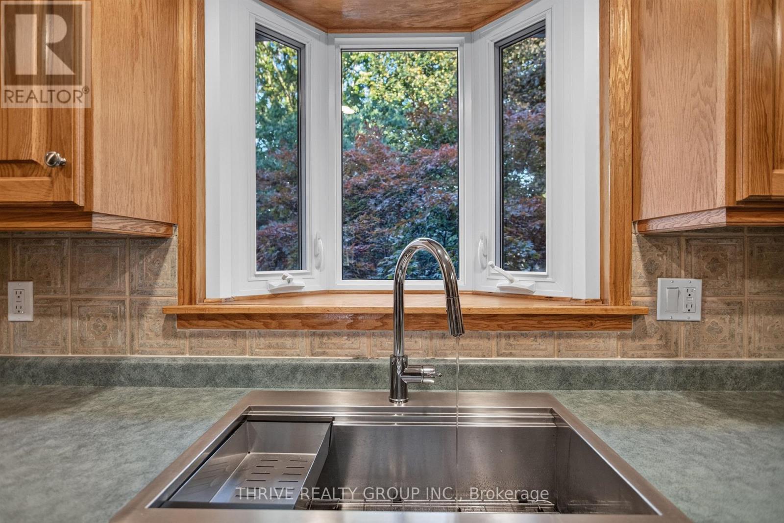 18 REXWAY ROAD - Image 14