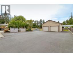 Laundry room - 851 Breakwater Rd, French Creek, BC V9P1Z8 Photo 6