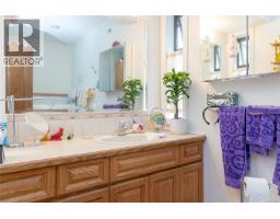 851 Breakwater Rd, French Creek, BC V9P1Z8 Photo 17
