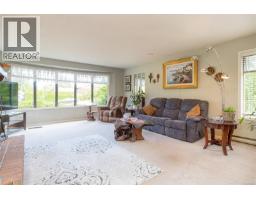 Entrance - 851 Breakwater Rd, French Creek, BC V9P1Z8 Photo 8
