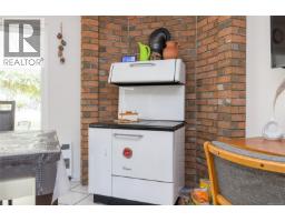 851 Breakwater Rd, French Creek, BC V9P1Z8 Photo 15