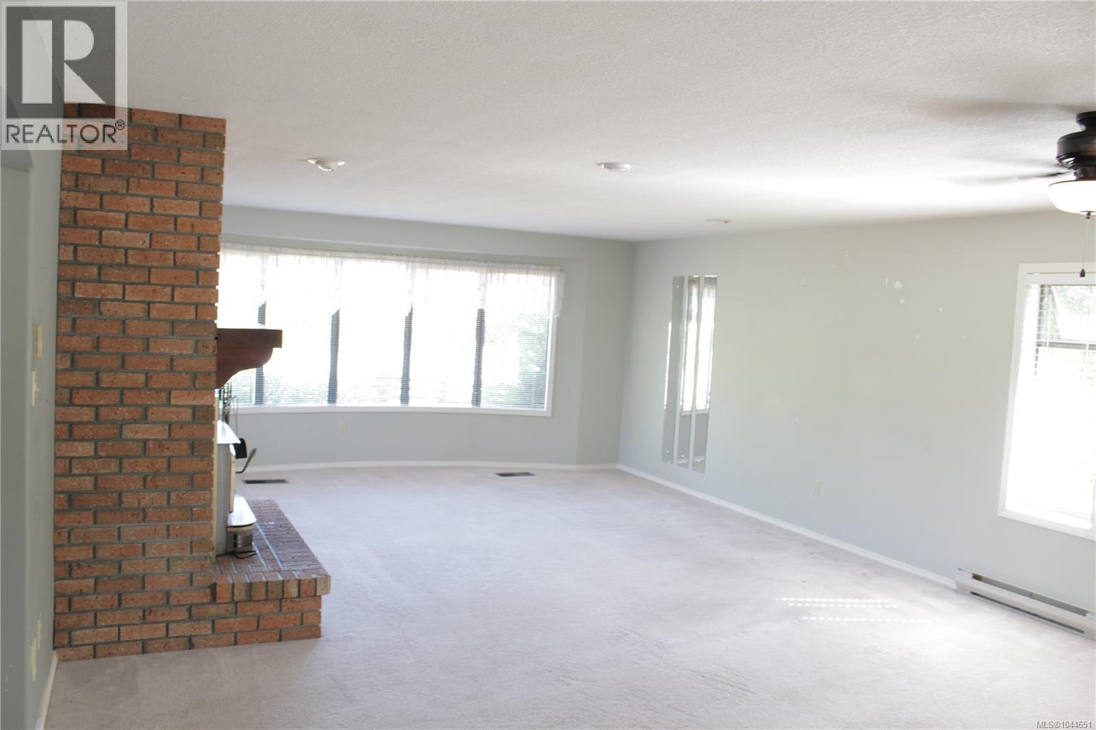 851 Breakwater Rd - 47