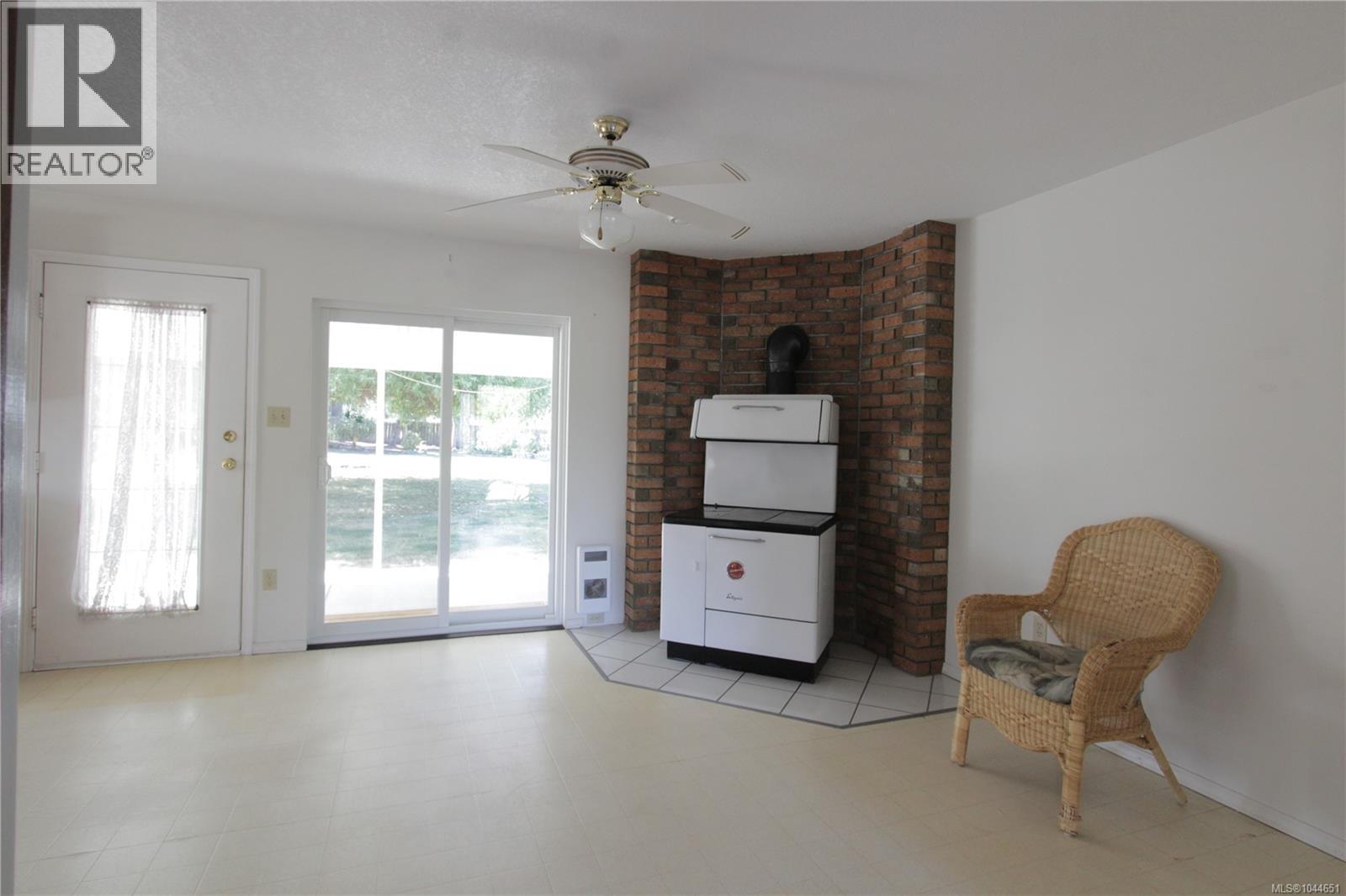 851 Breakwater Rd - 48
