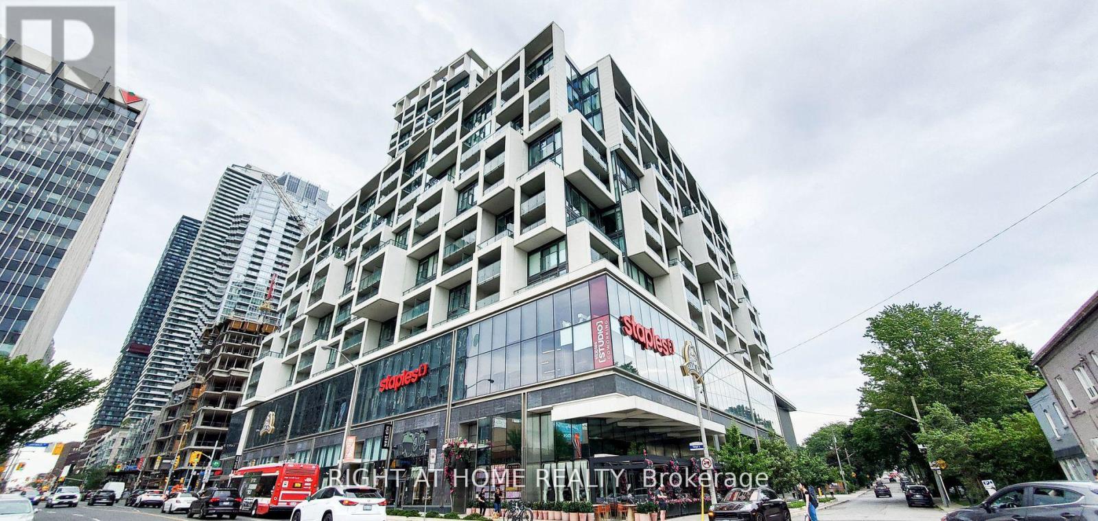 926 - 8 HILLSDALE AVENUE, Toronto (Mount Pleasant West)