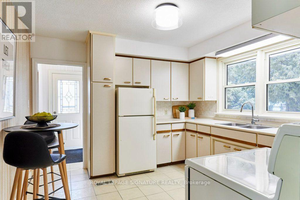 74 FOREST ROAD, Ajax (South East) — photo 5