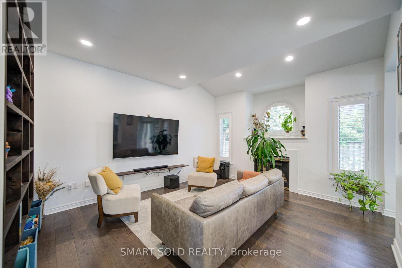 157 WALLER STREET, Whitby (Rolling Acres) — photo 4