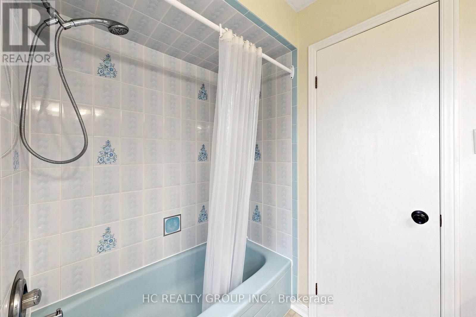 5 STANDISH CRESCENT - 29