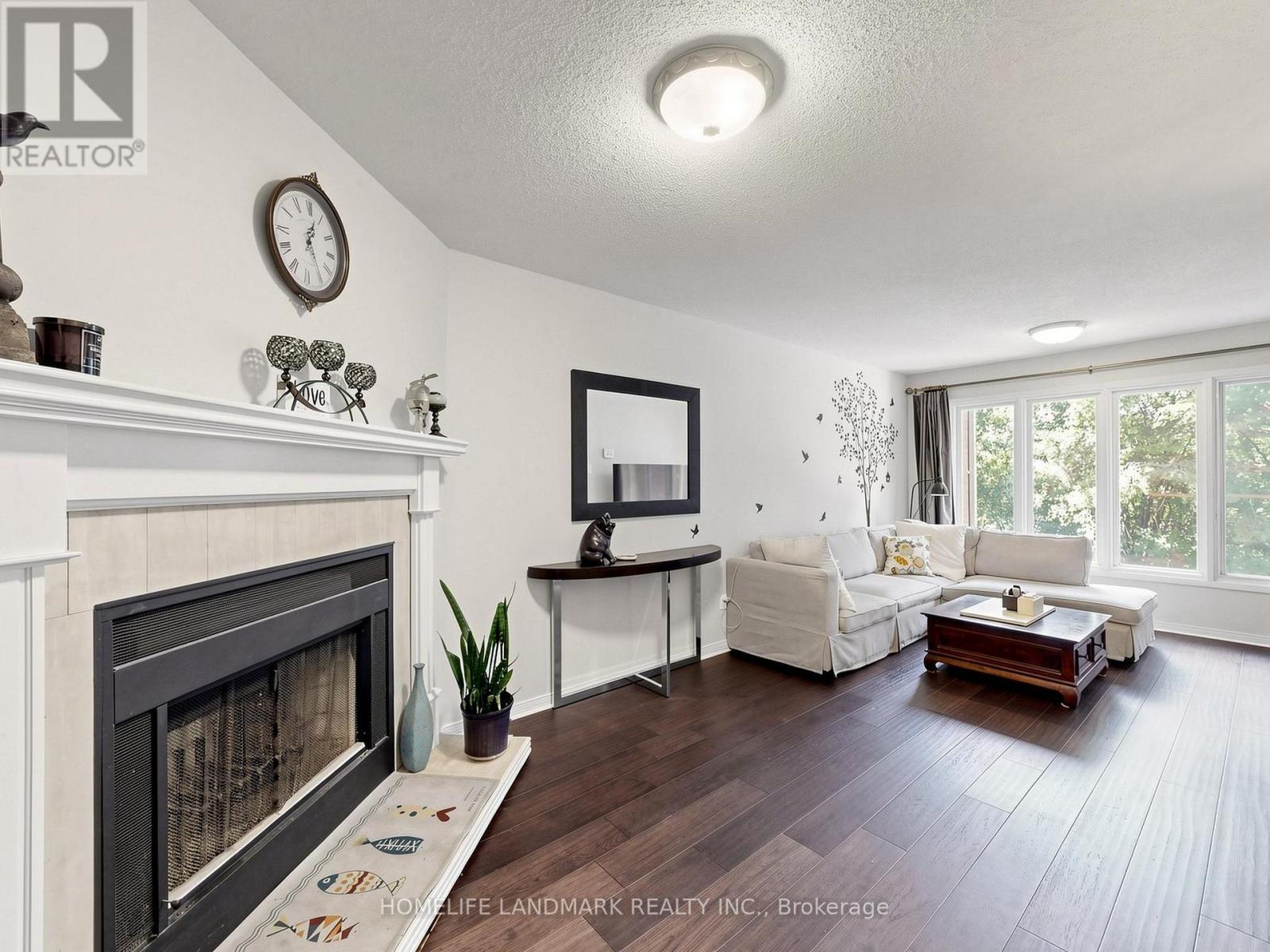 52 QUEENSMILL COURT, Richmond Hill (Doncrest) — photo 4