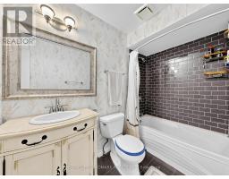 52 Queensmill Court, Richmond Hill, ON L4B1N3 Photo 22