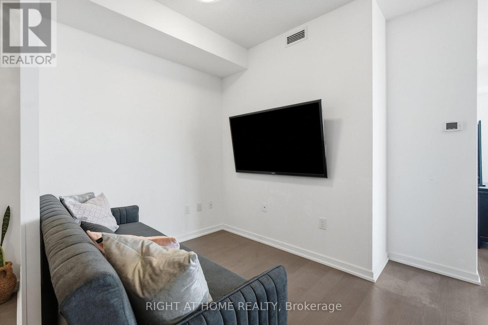 #1012 70 FOREST MANOR ROAD - 11