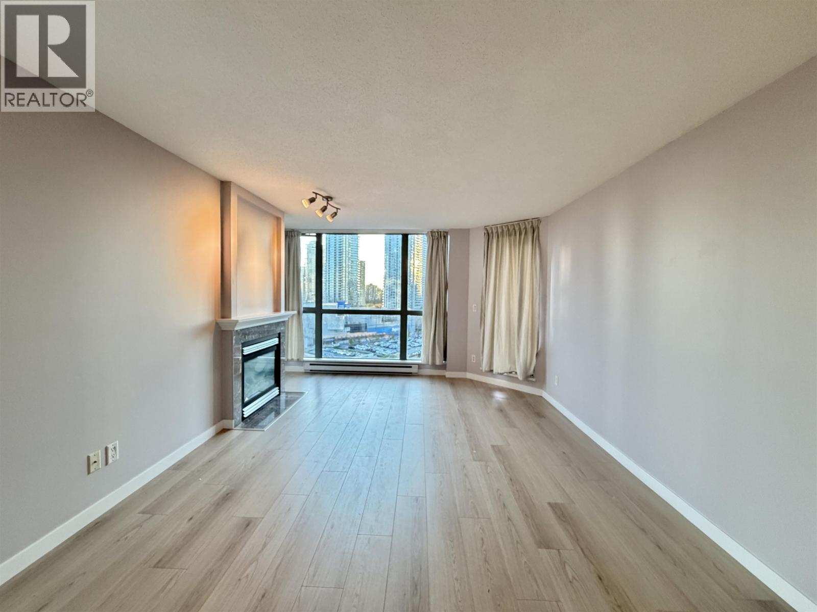 1305 4788 HAZEL STREET