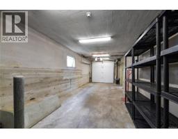 1277 Revercomb Pl, Victoria, BC V8V3G5 Photo 29