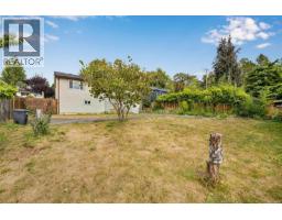 1277 Revercomb Pl, Victoria, BC V8V3G5 Photo 33