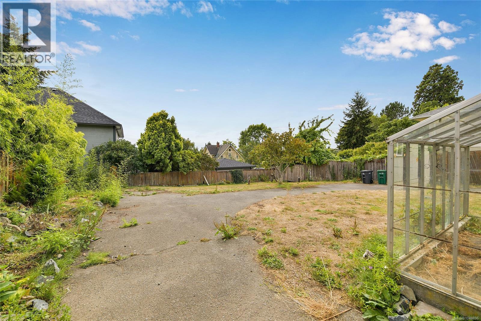 1277 Revercomb Pl - Image 31
