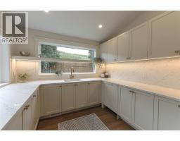 5pc Bathroom - 1040 Edgemont Road Nw, Calgary, AB T3A2J3 Photo 17