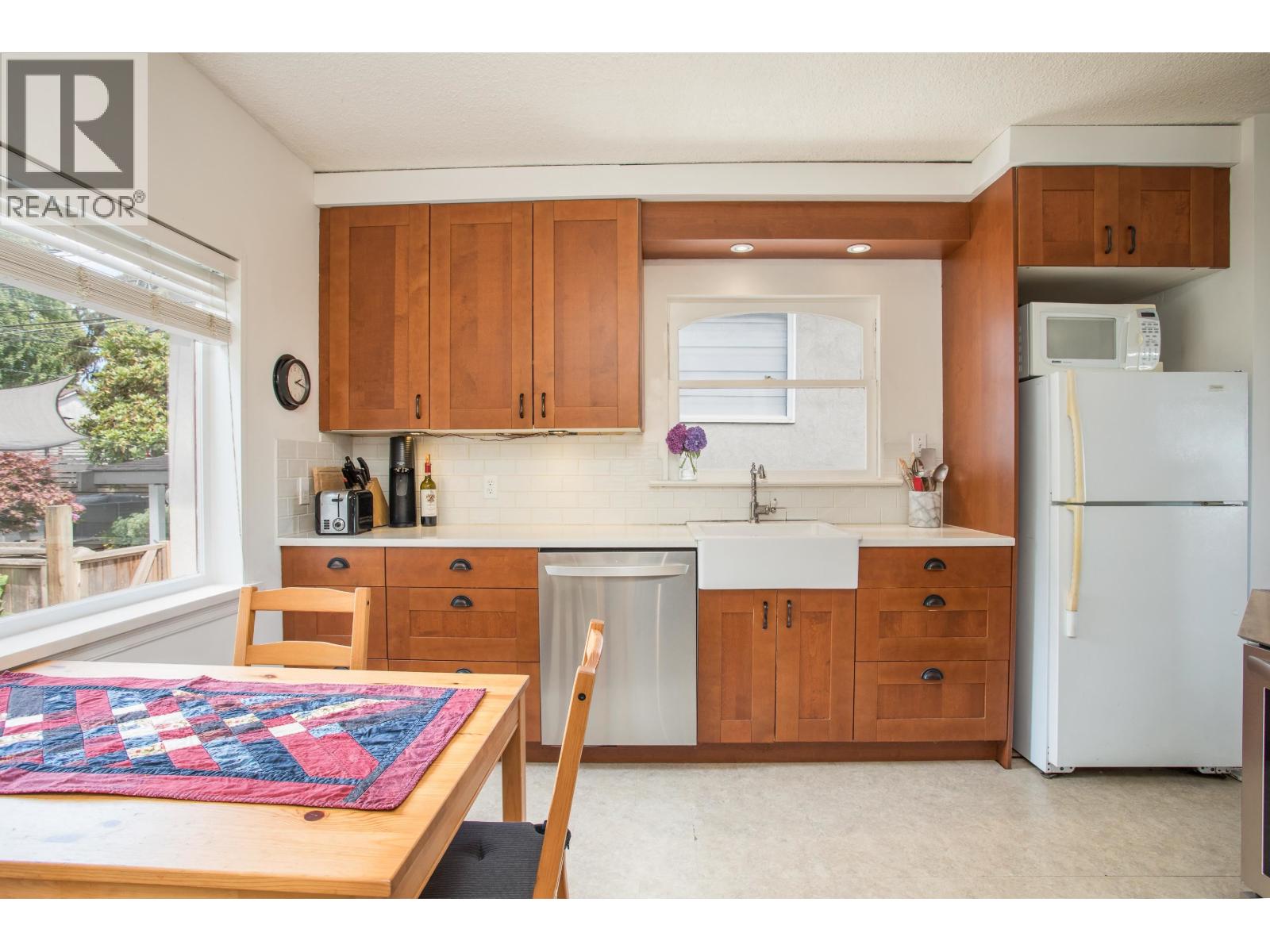 88 W  WOODSTOCK AVENUE, Vancouver — photo 3