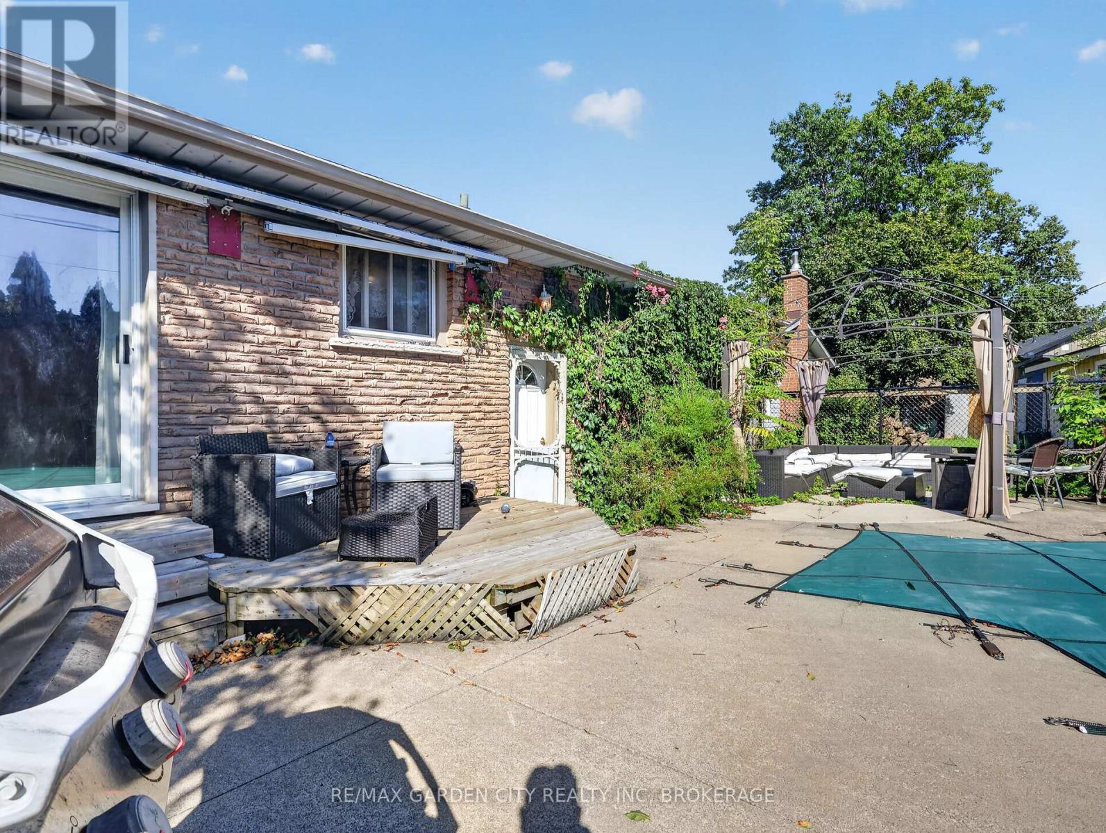 56 BURNESS DRIVE - 32