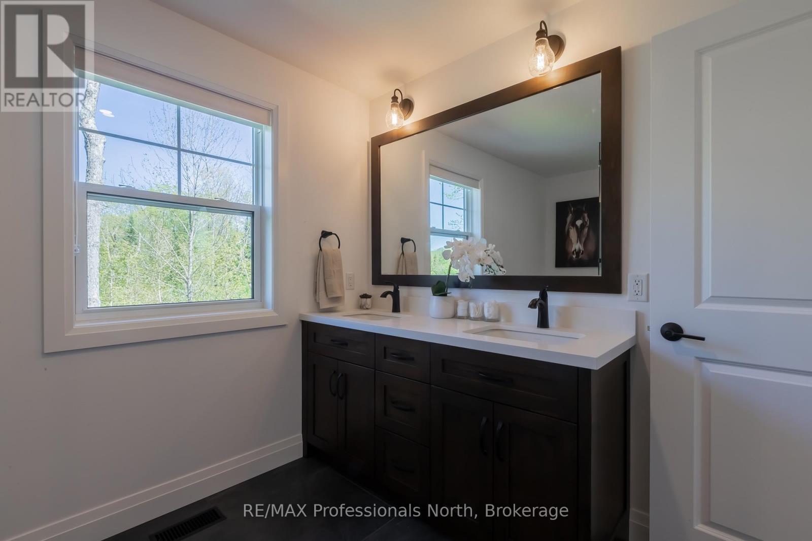 29 NATURES WAY - Image 33