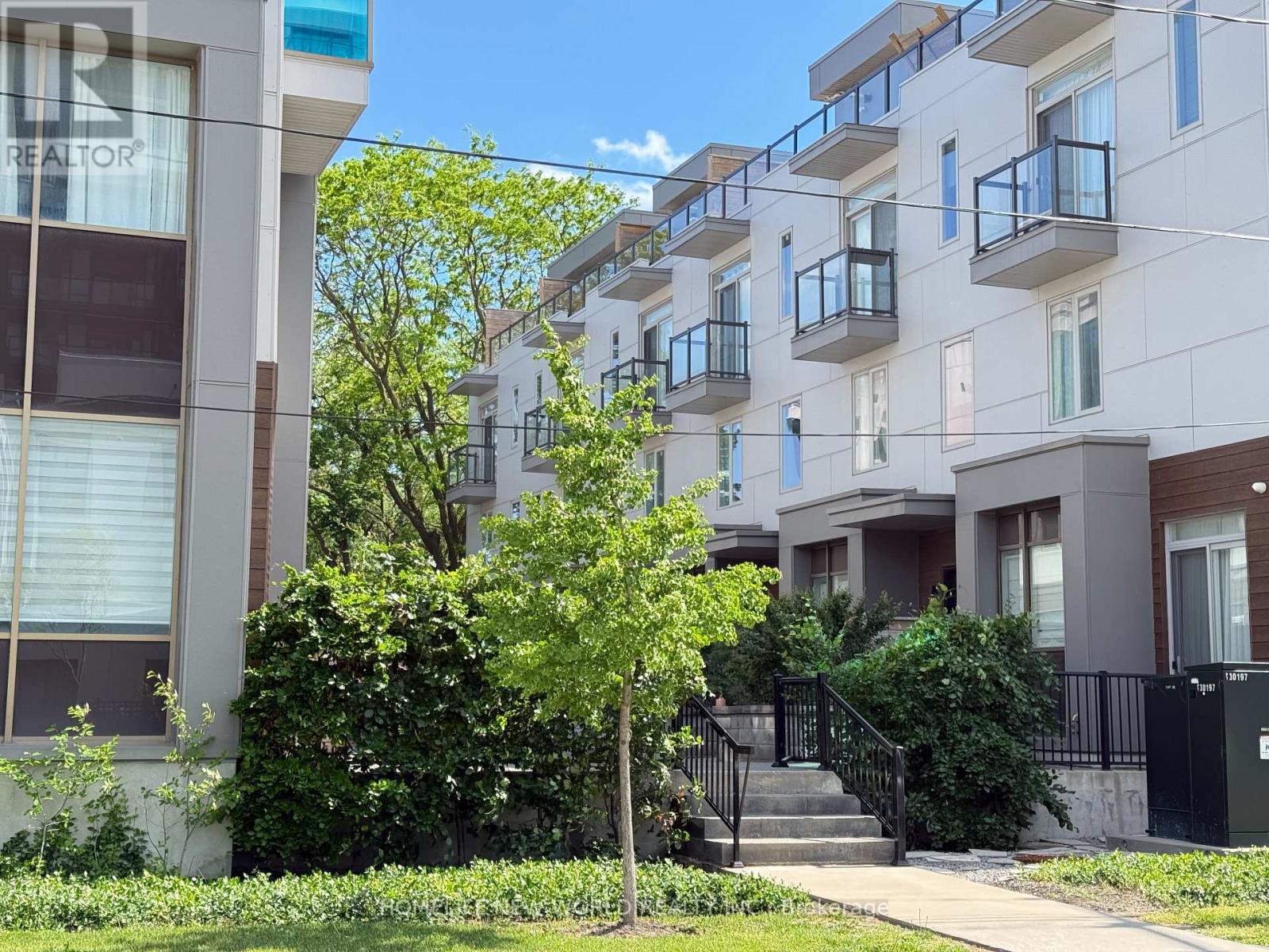 2 - 25 DERVOCK CRESCENT, Toronto (Bayview Village) — photo 2