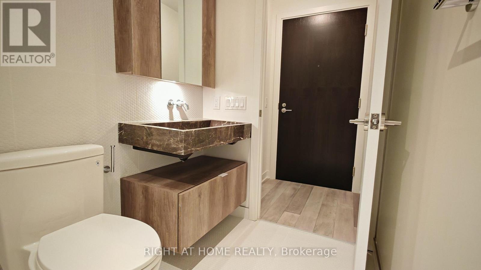 4005 - 11 YORKVILLE AVENUE, Toronto (Annex) — photo 3