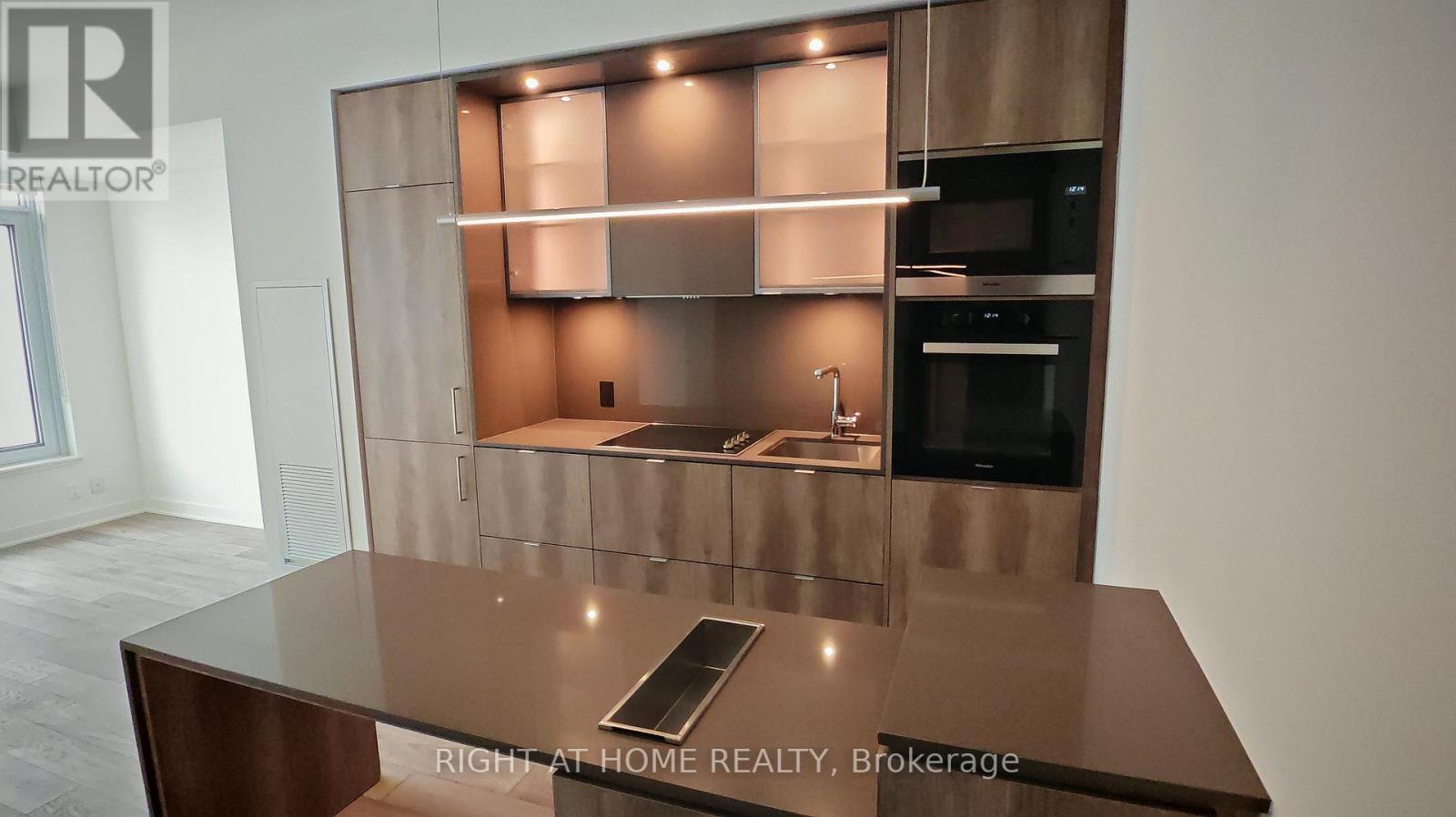 4005 - 11 YORKVILLE AVENUE, Toronto (Annex) — photo 6