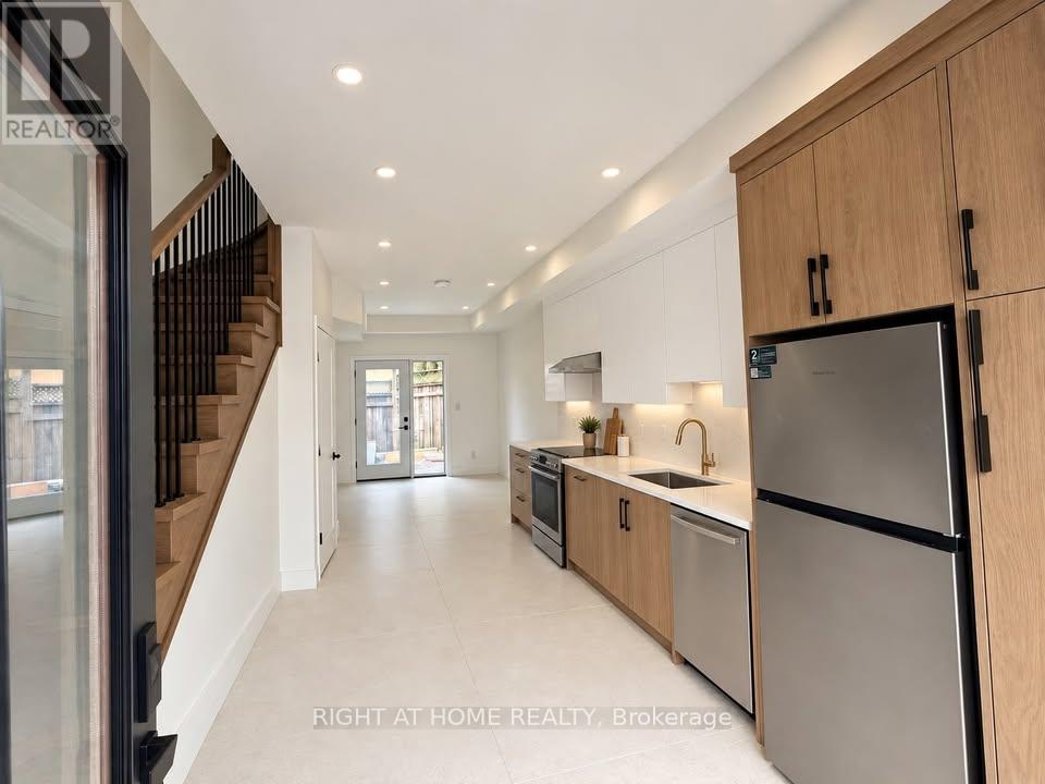 GARDEN - 113 CROCUS DRIVE, Toronto (Wexford-Maryvale) — photo 2