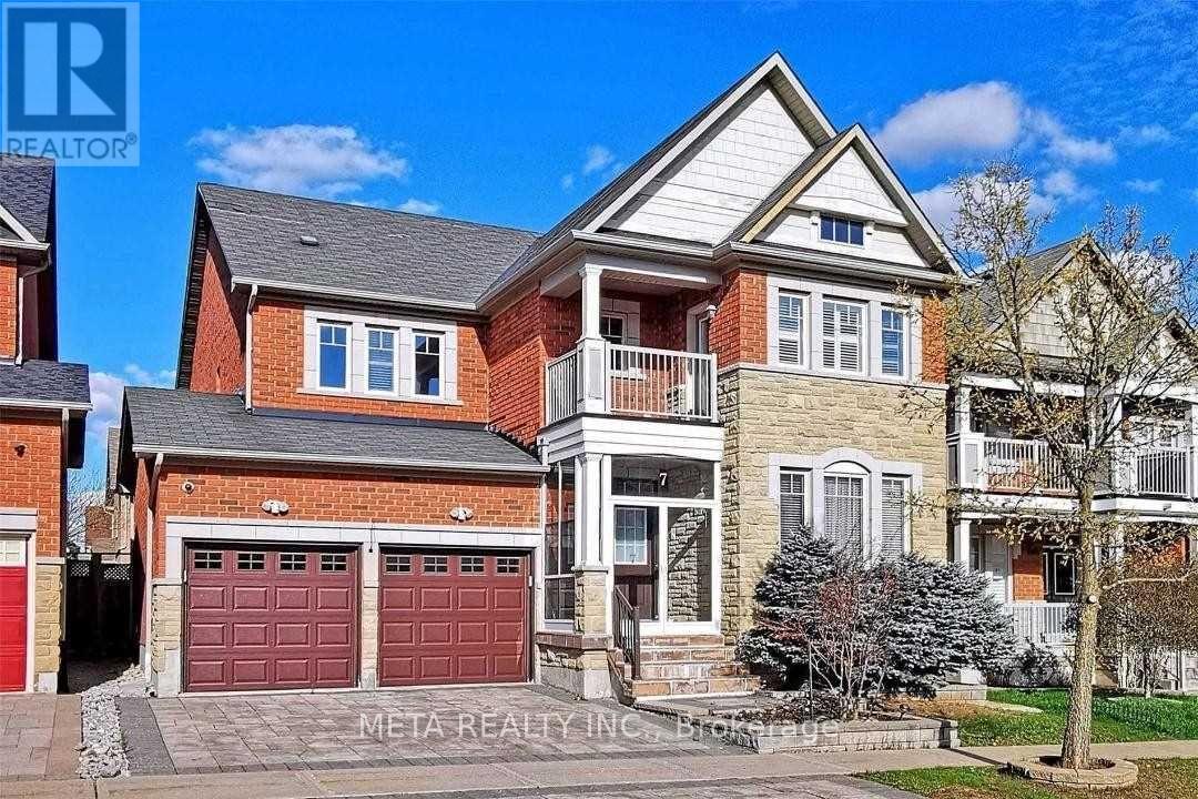 7 LAKEWOODS STREET, Richmond Hill (Jefferson)