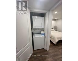 7 Lakewoods Street, Richmond Hill, ON L4E0B5 Photo 9