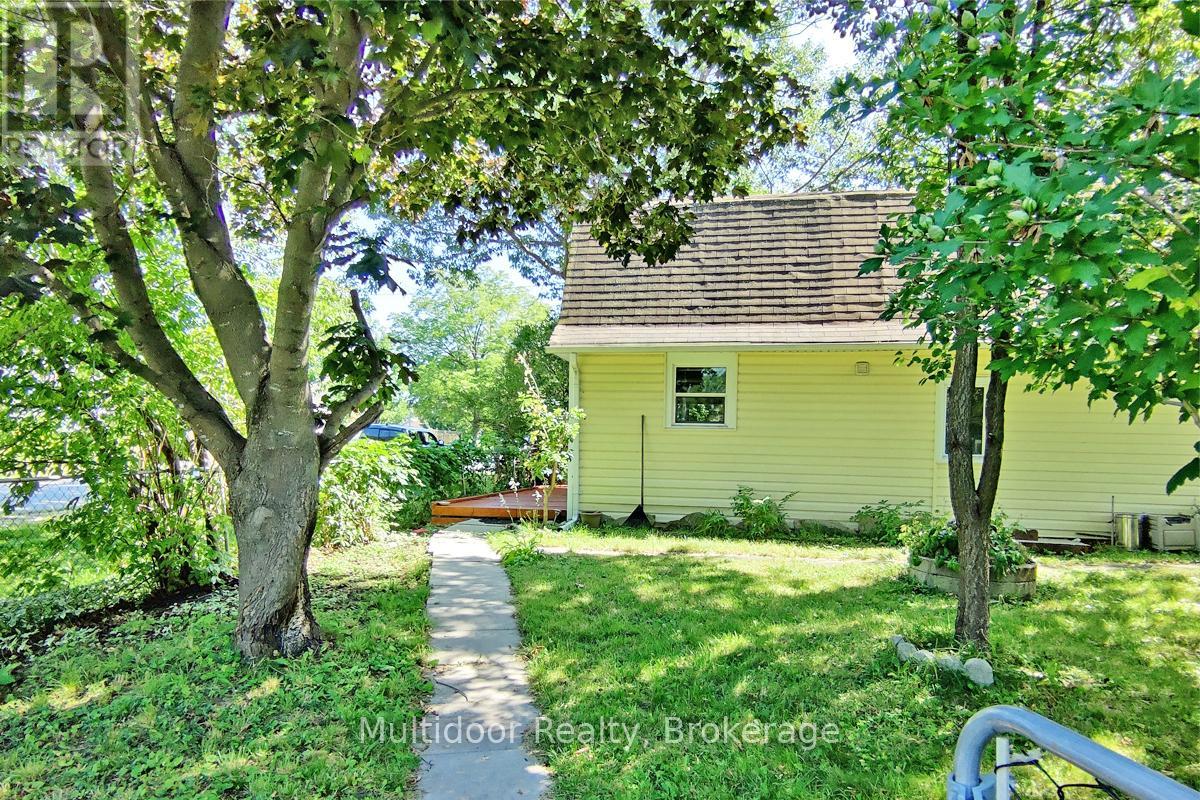 1058 ISABELLA STREET, Innisfil — photo 2