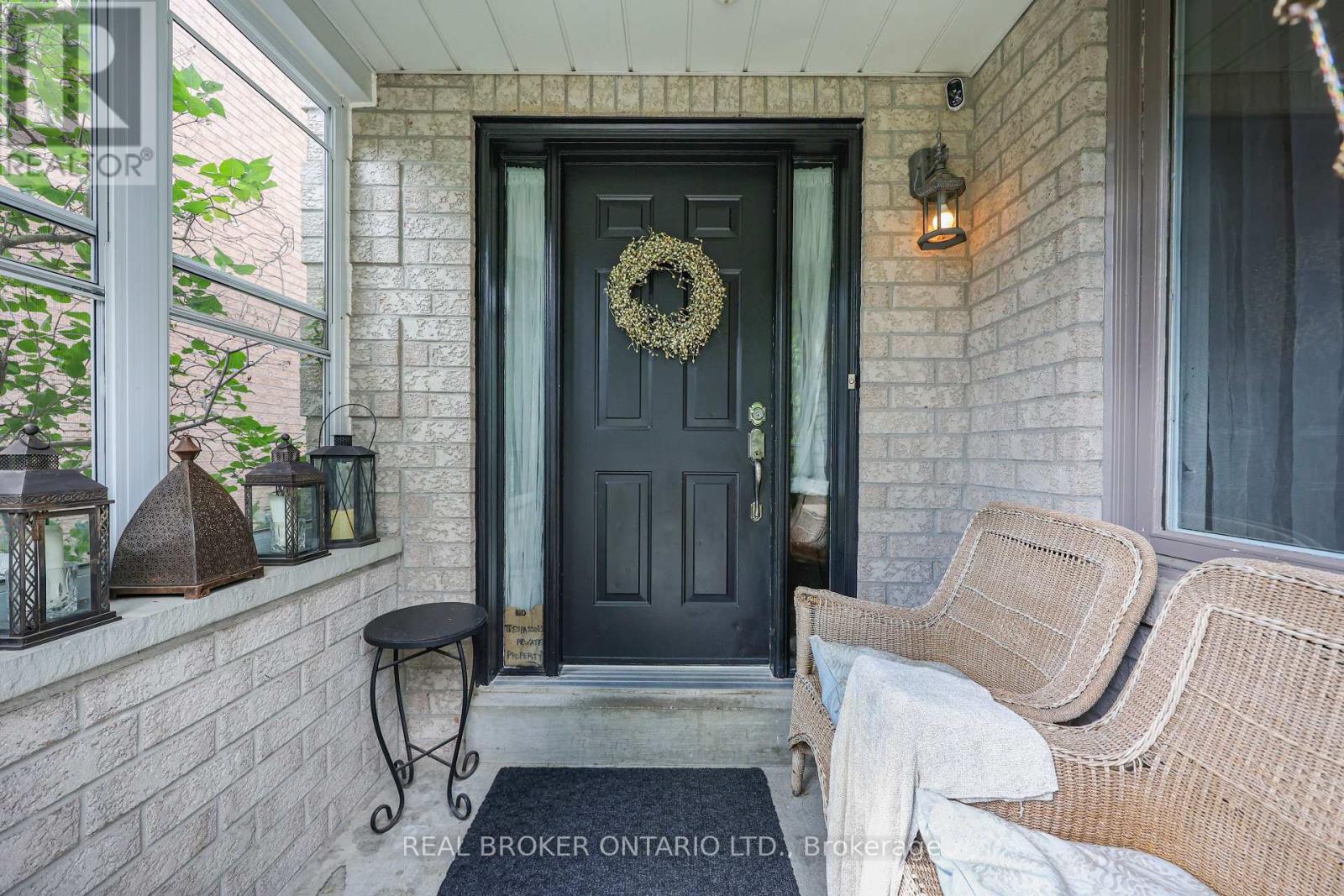 408 FLANAGAN COURT, Newmarket (Summerhill Estates) — photo 3