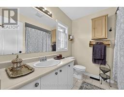 408 Flanagan Court, Newmarket, ON L3X2E9 Photo 15
