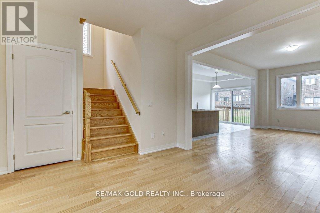 120 HUNTINGFORD TRAIL, Woodstock (Woodstock - North) — photo 4