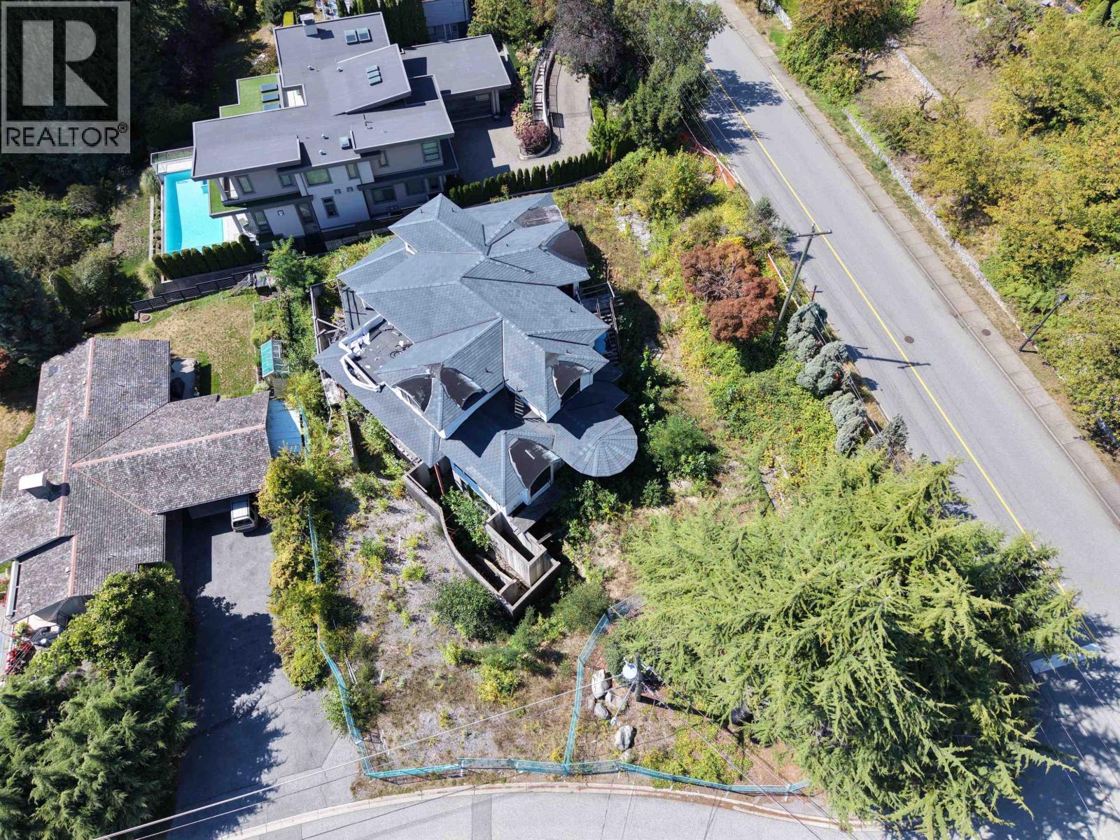 1889 ORCHARD WAY, West Vancouver — photo 1