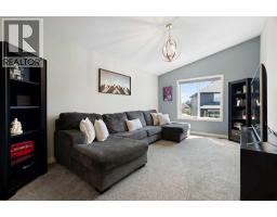 Bedroom - 642 Kingsmere Way Se, Airdrie, AB T4A0X7 Photo 11