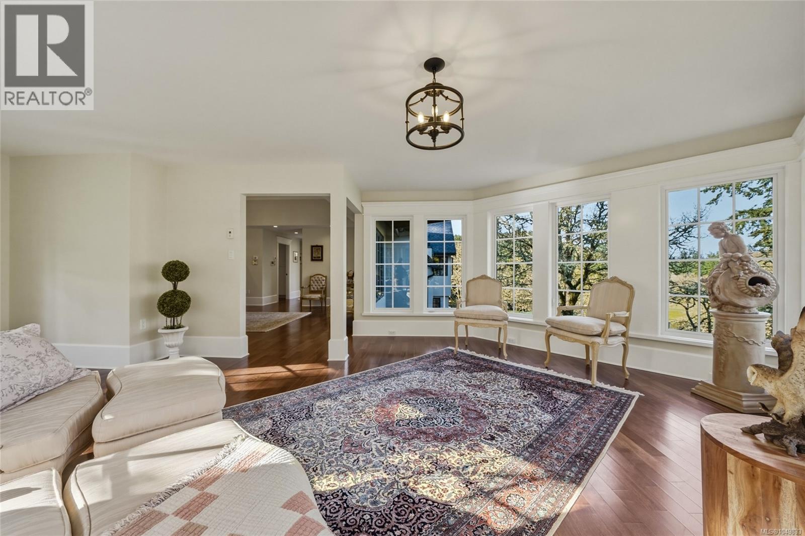 1708 Woodsend Dr, Saanich