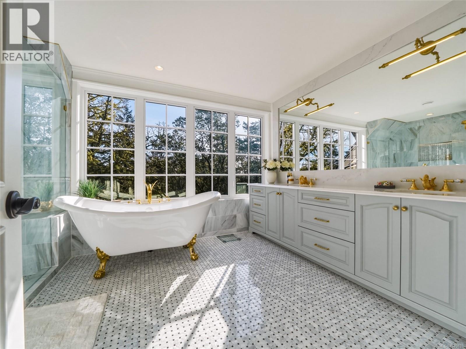 1708 Woodsend Dr, Saanich