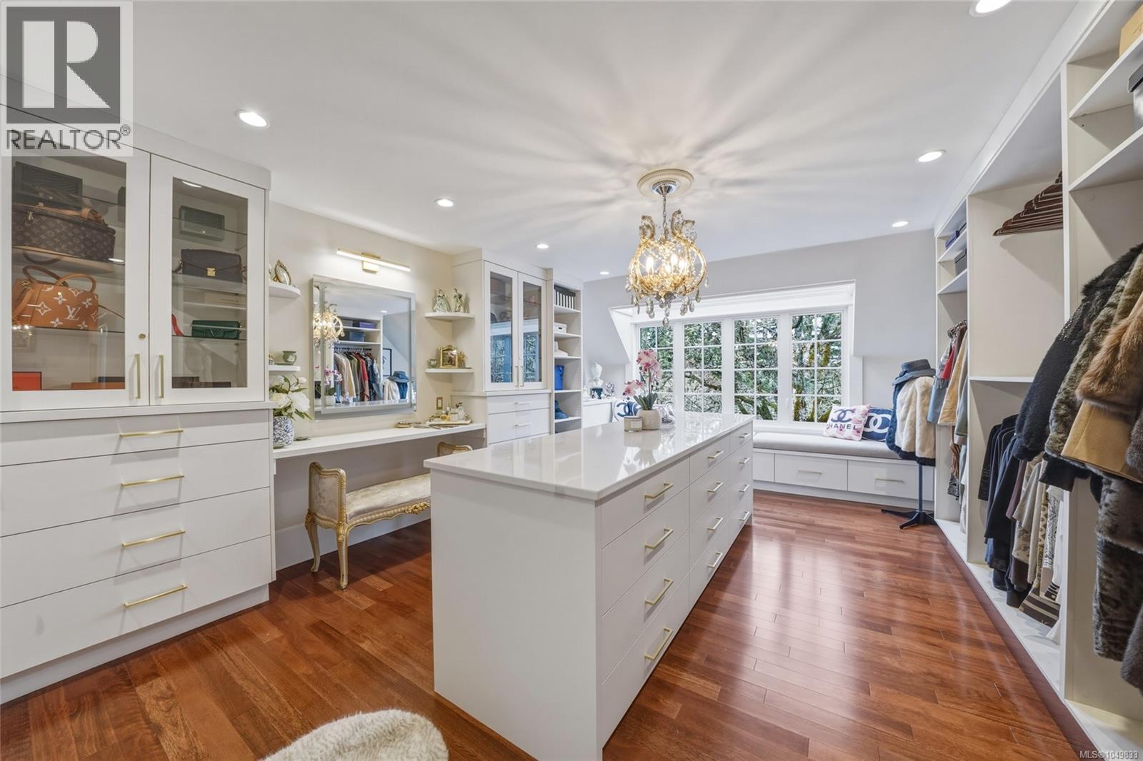 1708 Woodsend Dr - 33