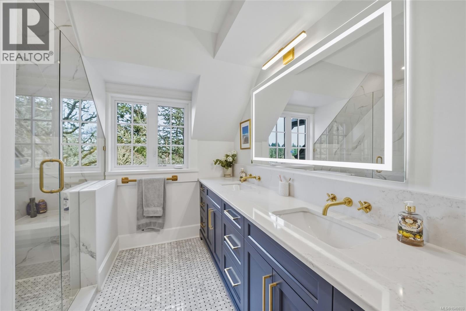 1708 Woodsend Dr, Saanich