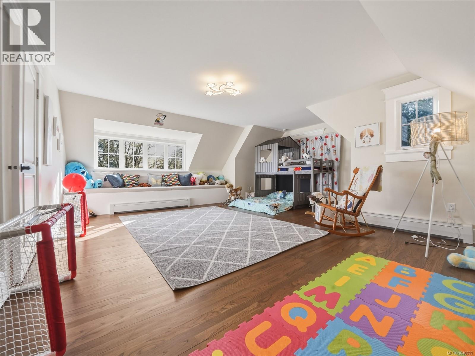 1708 Woodsend Dr, Saanich