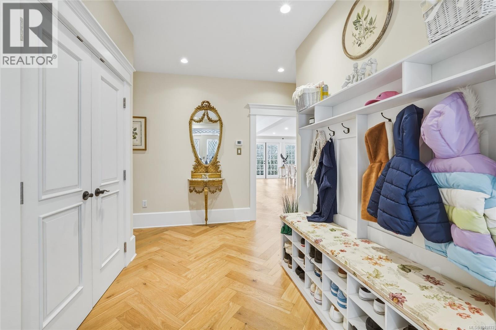 1708 Woodsend Dr, Saanich