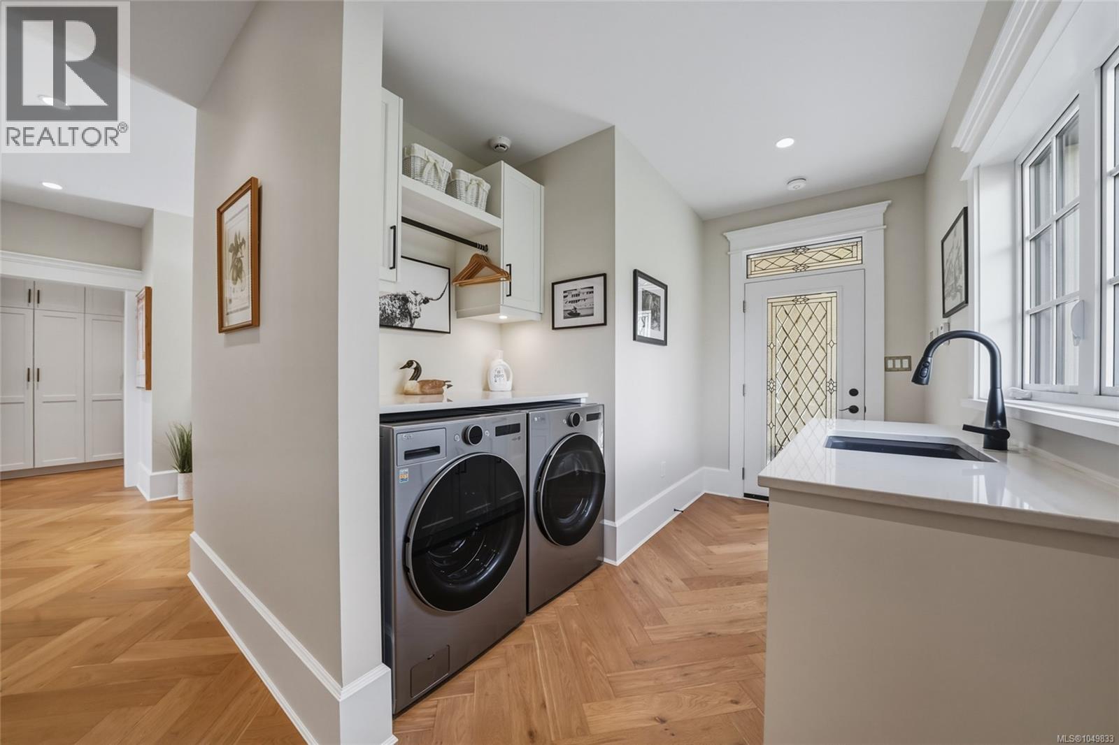 1708 Woodsend Dr, Saanich