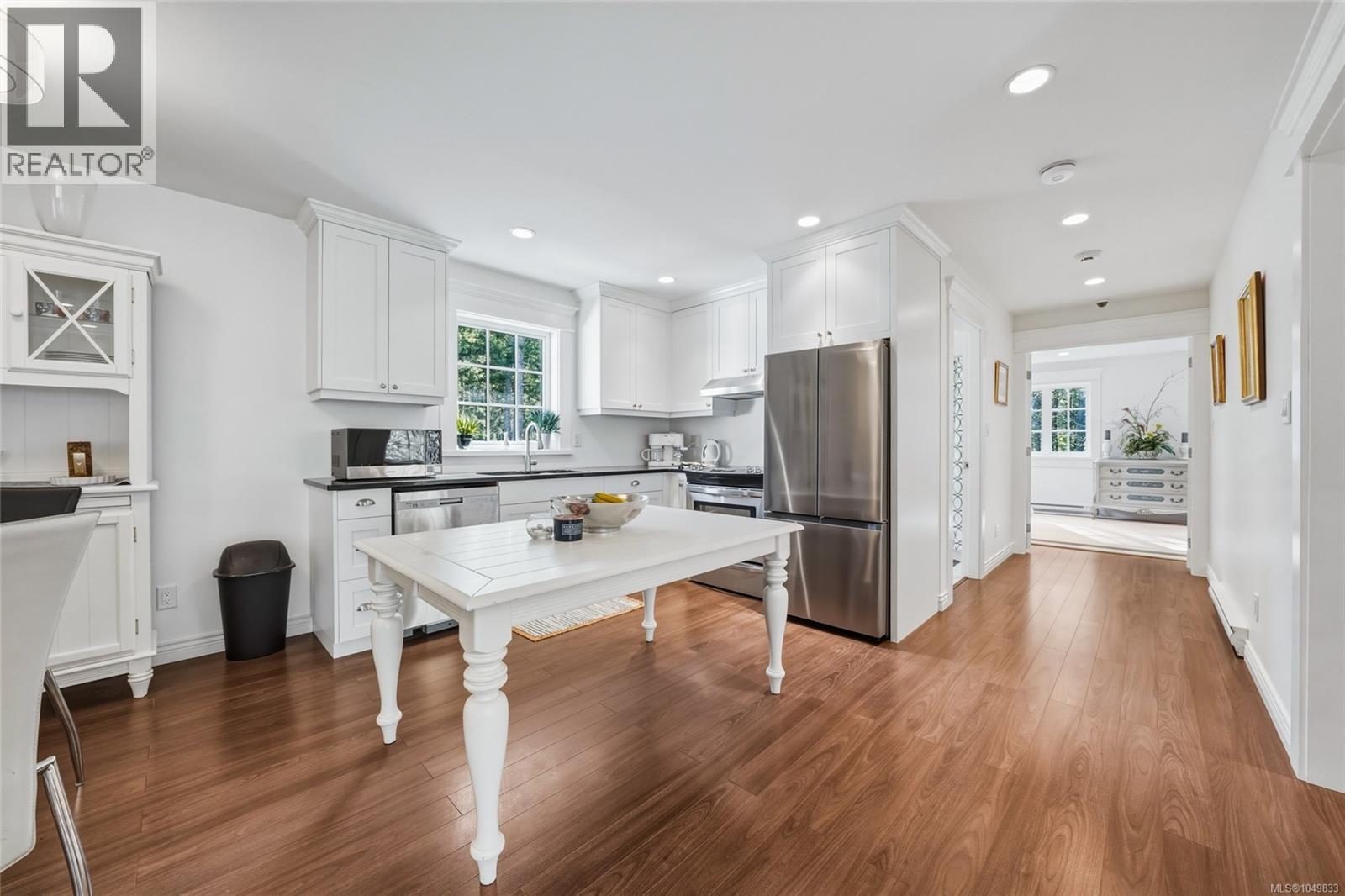 1708 Woodsend Dr, Saanich