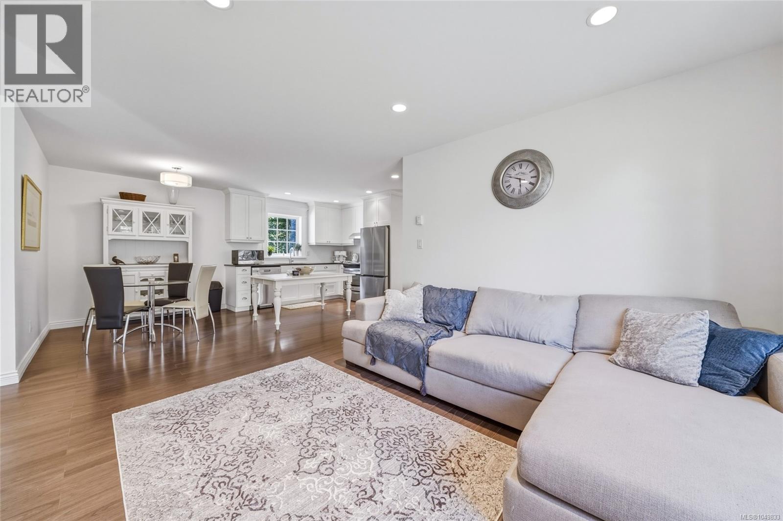 1708 Woodsend Dr, Saanich